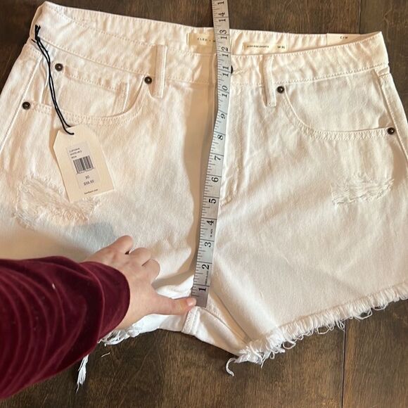 NWT Cleo+Wolf Country Women's High Rise Distressed Shorts Sz-30 - Picture 9 of 15